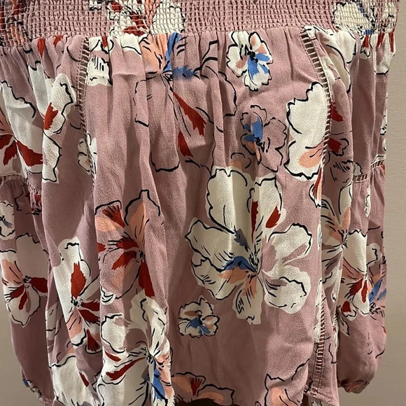 ASTR - Off The Shoulder - Floral Lightweight Blouse - Size Small - Gently Used!! - Picture 6 of 8